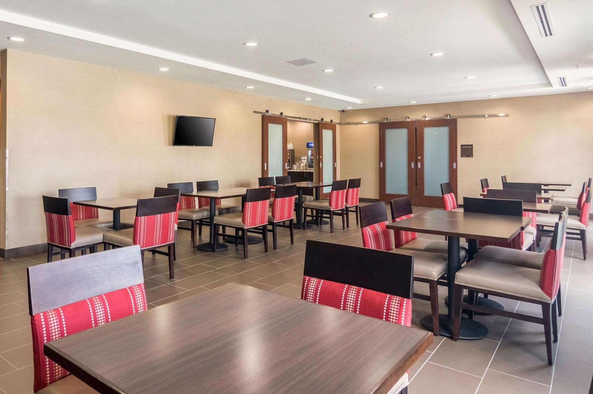 Comfort Suites Meridian And I-40 Oklahoma City Eksteriør billede
