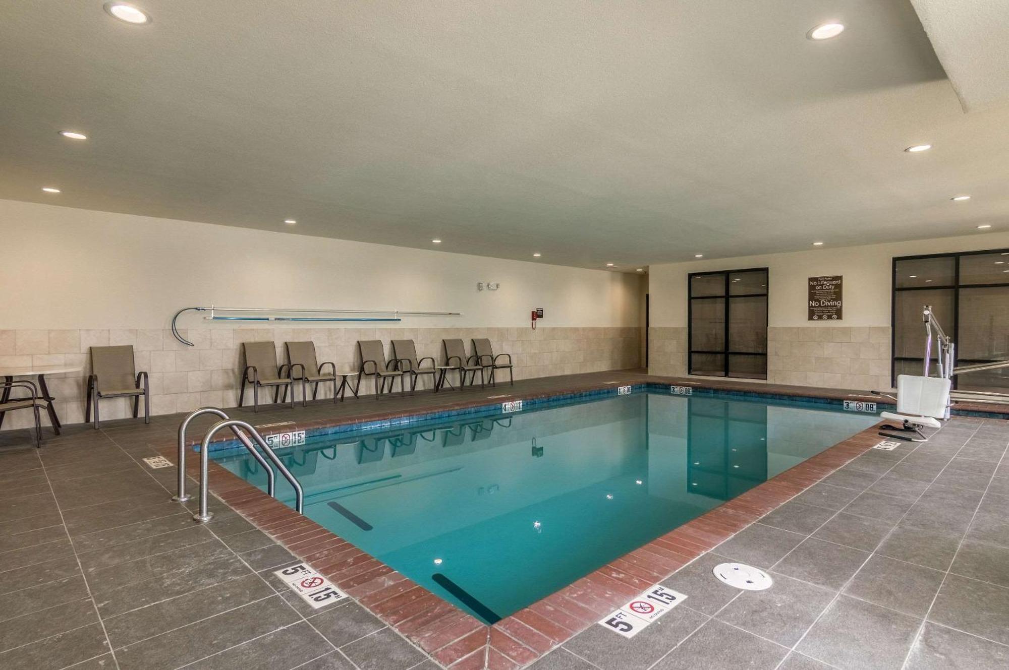 Comfort Suites Meridian And I-40 Oklahoma City Eksteriør billede
