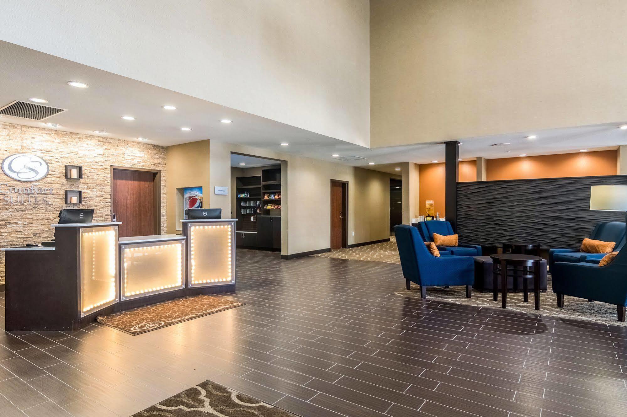 Comfort Suites Meridian And I-40 Oklahoma City Eksteriør billede